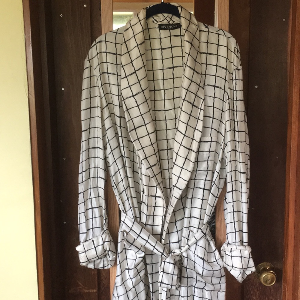 Givenchy white and black robe